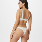 Beyaz taşlı set - dar tanga arka görünüm