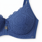 Lüks Mavi İç Çamaşırı - Detay Çekimi