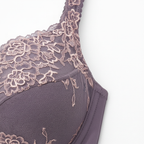 Büyük beden dantelli sütyen ve külot takımı. Destekli, konforlu ve şık tasarım. Askı detayı.