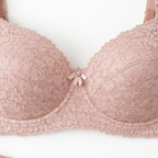 Büyük beden için özel tasarlanmış bu ürün, rahatlığı ve şıklığı bir arada arayan kadınlar için idealdir.