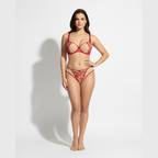 Ten rengi zemin üzerine kırmızı dantel detaylı dolgulu sütyen ve külot takımı. Normal beden kalıp, zarif tasarım ve gün boyu konfor online mağazada.