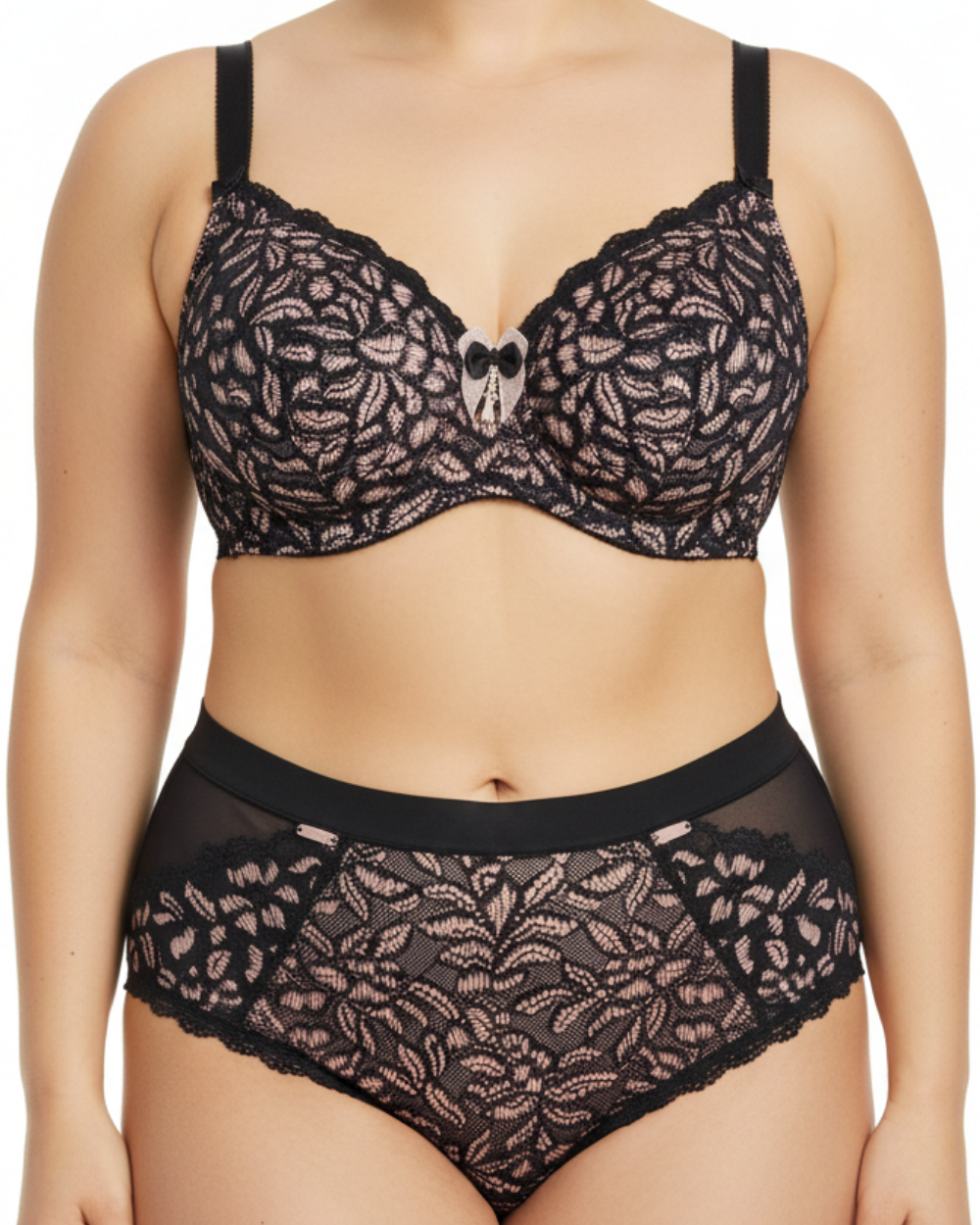 ALLA siyah ve pudra dantel büyük beden iç çamaşırı takımı. Destekli sütyen, rahat külot, şık ve konforlu tasarım. Online satın al.