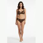 Yılan desenli push-up sütyen ve string külot takımı. Güçlü, feminen ve sofistike tasarım.