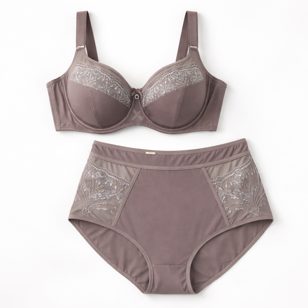 Destekli ve balenli sütyen, göğüsleri ideal şekilde toparlayarak doğal ve dengeli bir görünüm sağlar.