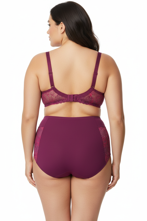 Zarif dantel detayları, güçlü toparlayıcı yapısı ve konforlu kalıbıyla büyük beden kadınlar için tasarlanmış lüks iç çamaşırı takımı. Gün boyu destek, geceleri şıklık.