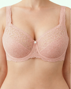 Pudra renk dantelli büyük beden sütyen; zarif tasarım, yumuşak doku ve dengeli destek sunar
