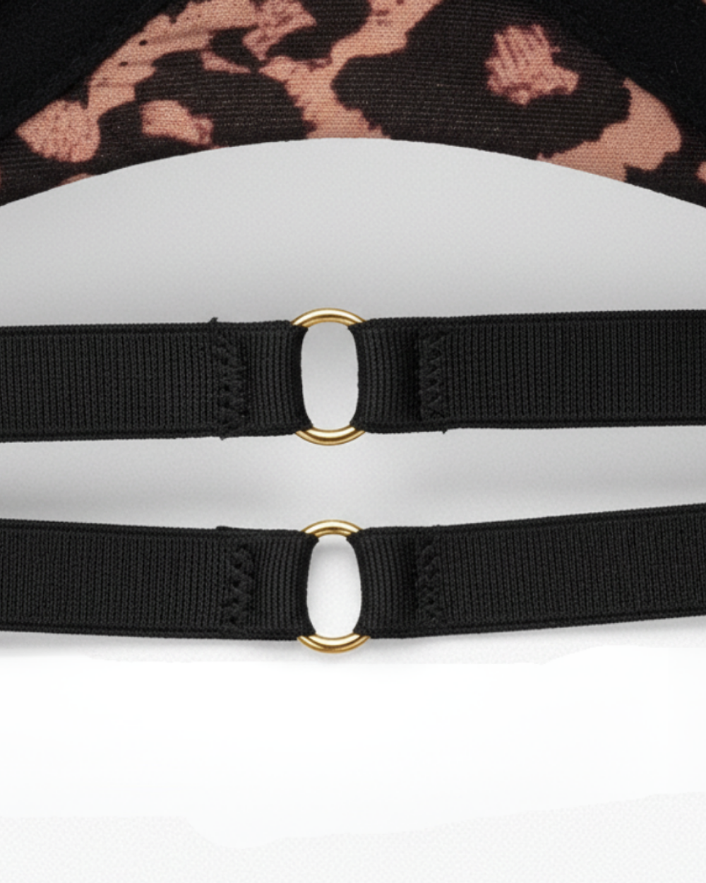 Leopar ve ten rengi çift bant detaylı tasarımı ile iz yapmayan kadın sütyeni.