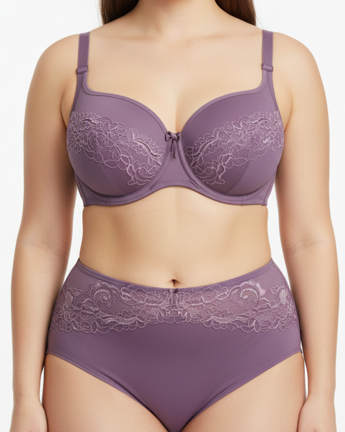 Büyük beden uyumlu, balenli ve destekli lila dantel sütyen & külot takımı. Gün boyu konfor ve zarif görünüm sunan premium iç çamaşırı.