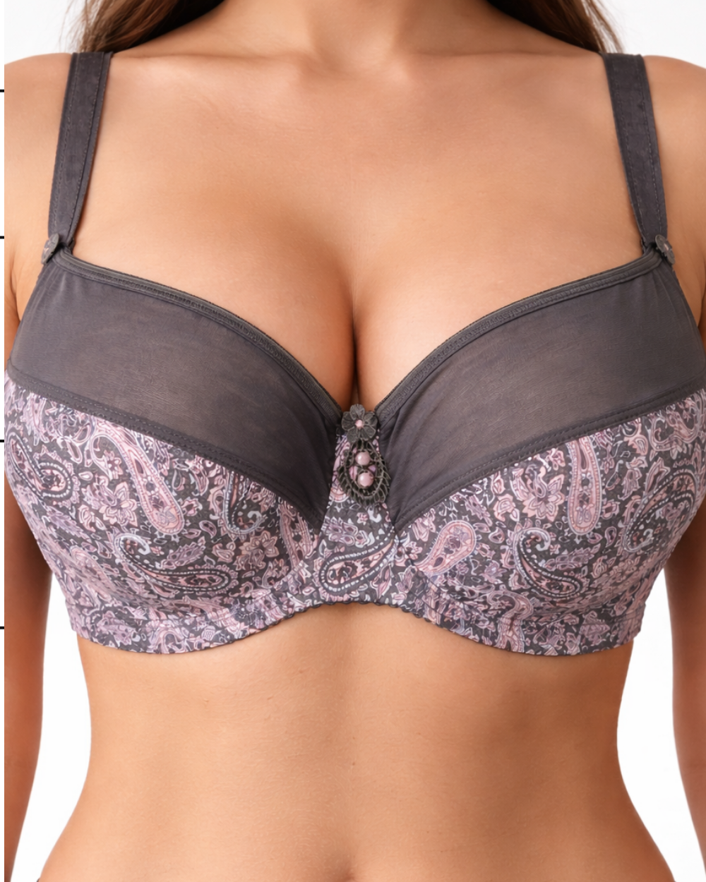 Paisley desenli büyük beden sütyen, güçlü destek ve zarif tasarımı bir arada sunar.