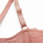 Askı ve metal detayı