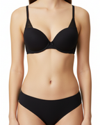 Gün boyu konfor sunan siyah destekli sütyen ve dikişsiz külot takımı. 