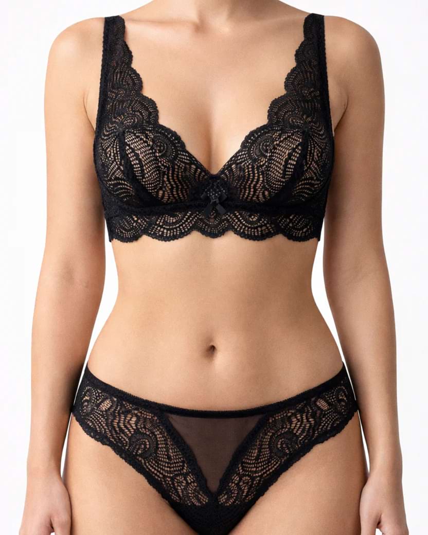 Yumuşak dokulu siyah dantel bralet ve külot takımı. Günlük konfor, doğal görünüm ve premium şıklık bir arada. Hemen keşfedin