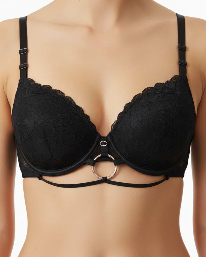 Zamansız siyah dantel sütyen. Modern metal dokunuş.