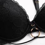 Toparlayıcı kalıp yapısı sayesinde formu dengeler