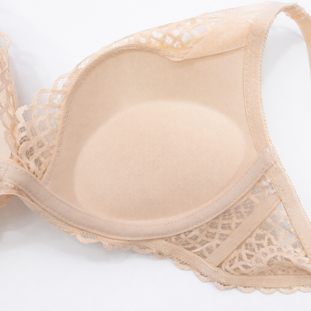 Premium nude dantel sütyen modeli. sütyen içi.